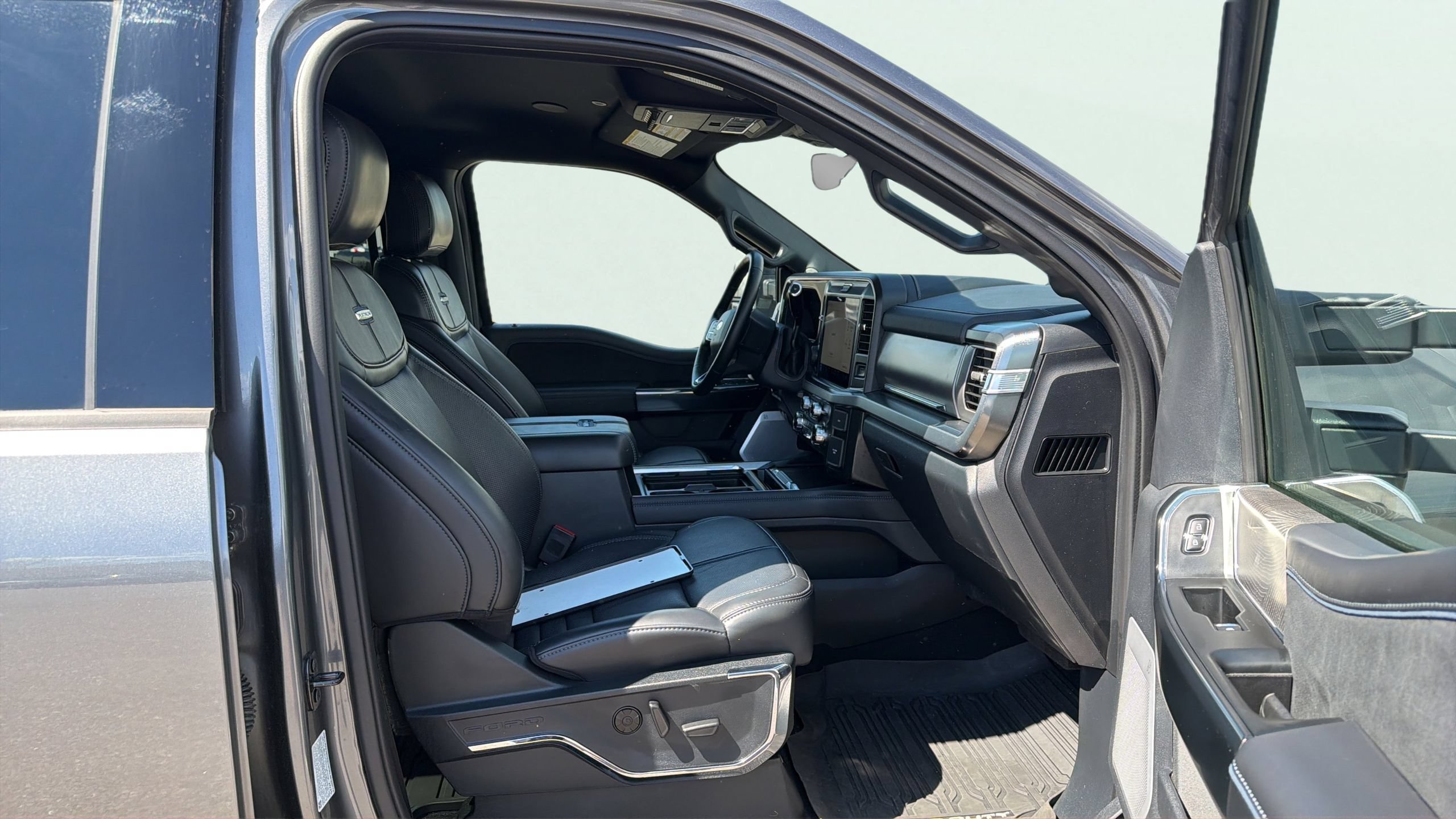 Certified 2025 Ford F250 Platinum AWD/4WD image 18