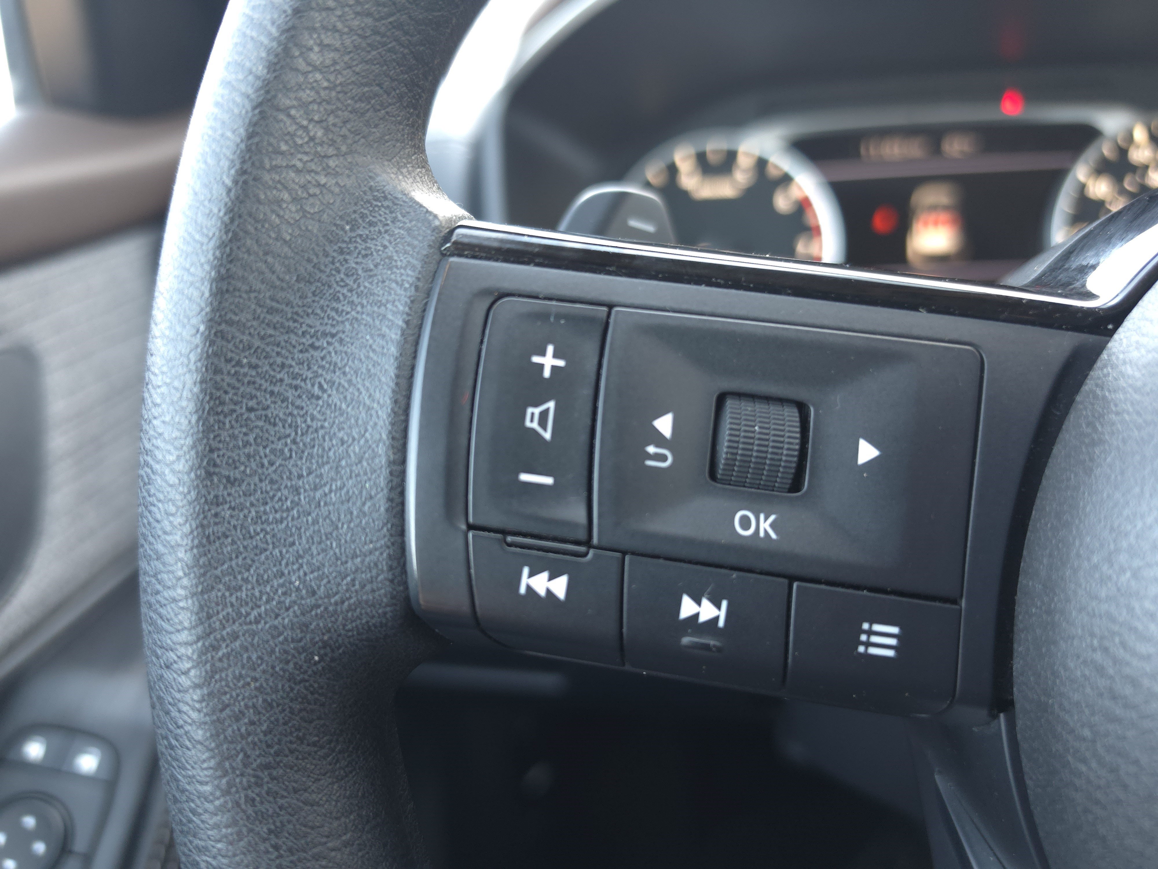 Used 2023 Nissan Rogue SV AWD/4WD image 27
