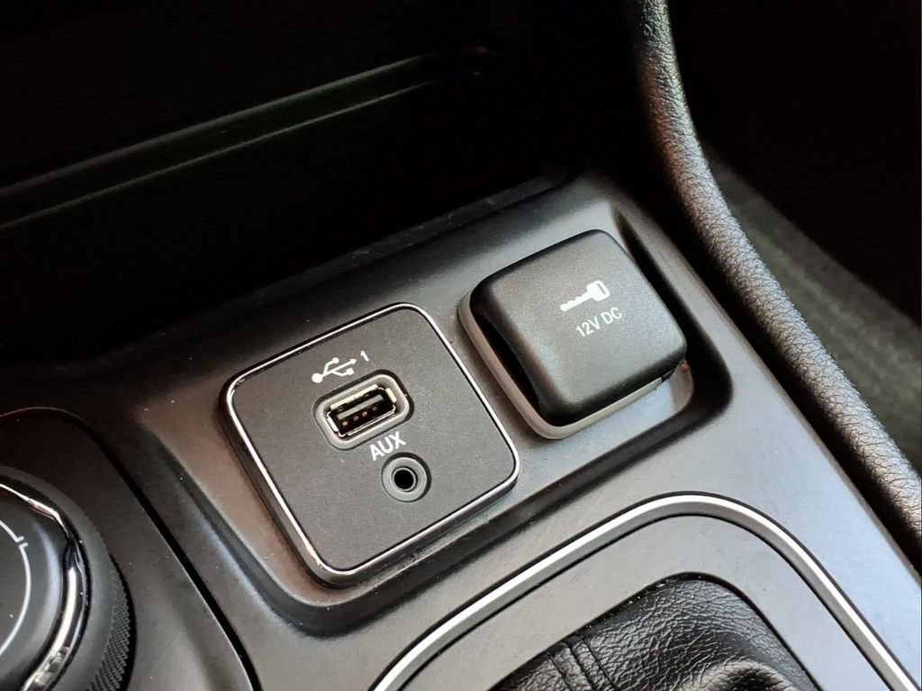 Used 2021 Jeep Cherokee Latitude Lux 80th Anniv w/ Quick Order Package 26U 80TH AWD/4WD image 12