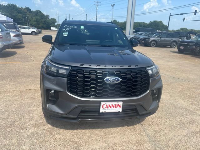 Certified 2025 Ford Explorer ST-Line AWD/4WD image 4