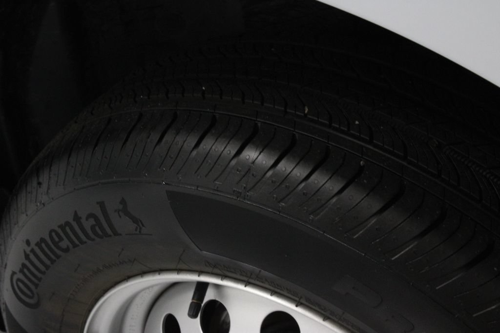 Certified 2026 Ford Maverick XL AWD/4WD image 16