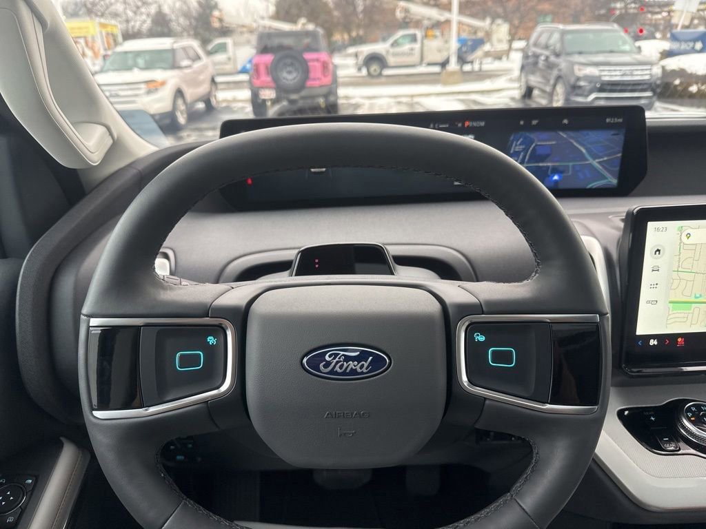 Certified 2025 Ford Expedition Active image 17