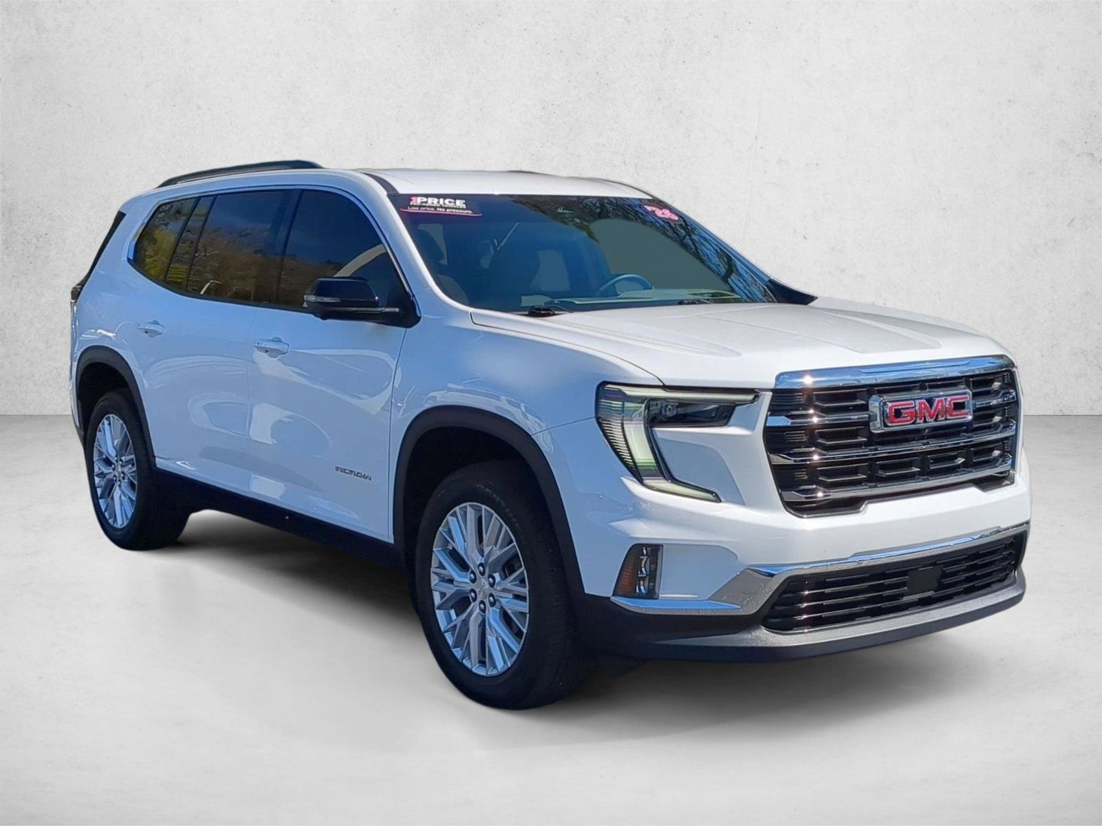 Used 2026 GMC Acadia Elevation w/ Elevation Premium Package FWD image 3