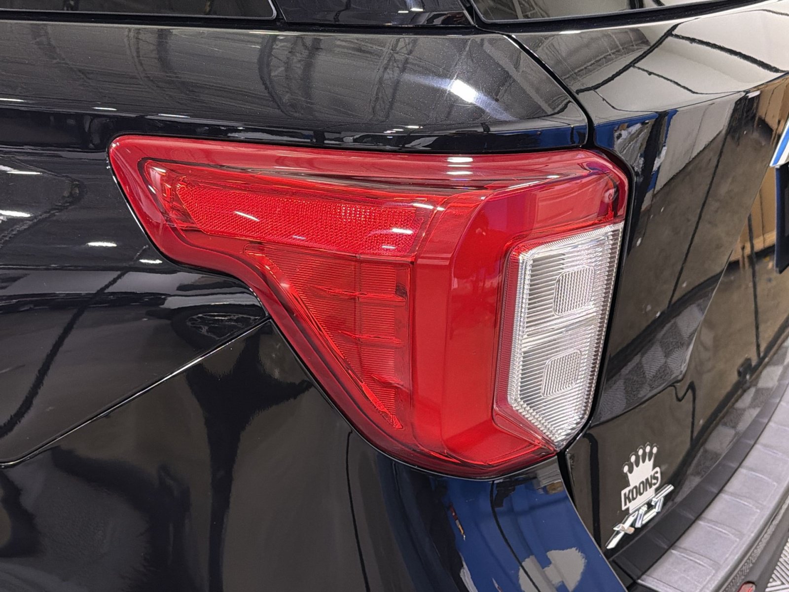 Certified 2024 Ford Explorer XLT w/ Class IV Trailer Tow Package AWD/4WD image 17