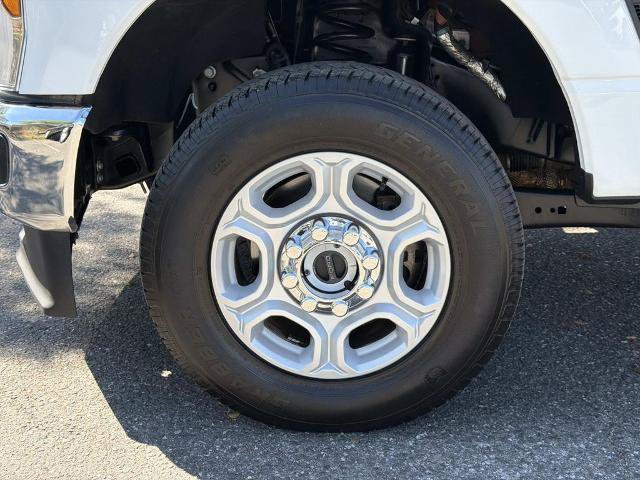 Certified 2025 Ford F250 XLT AWD/4WD image 9