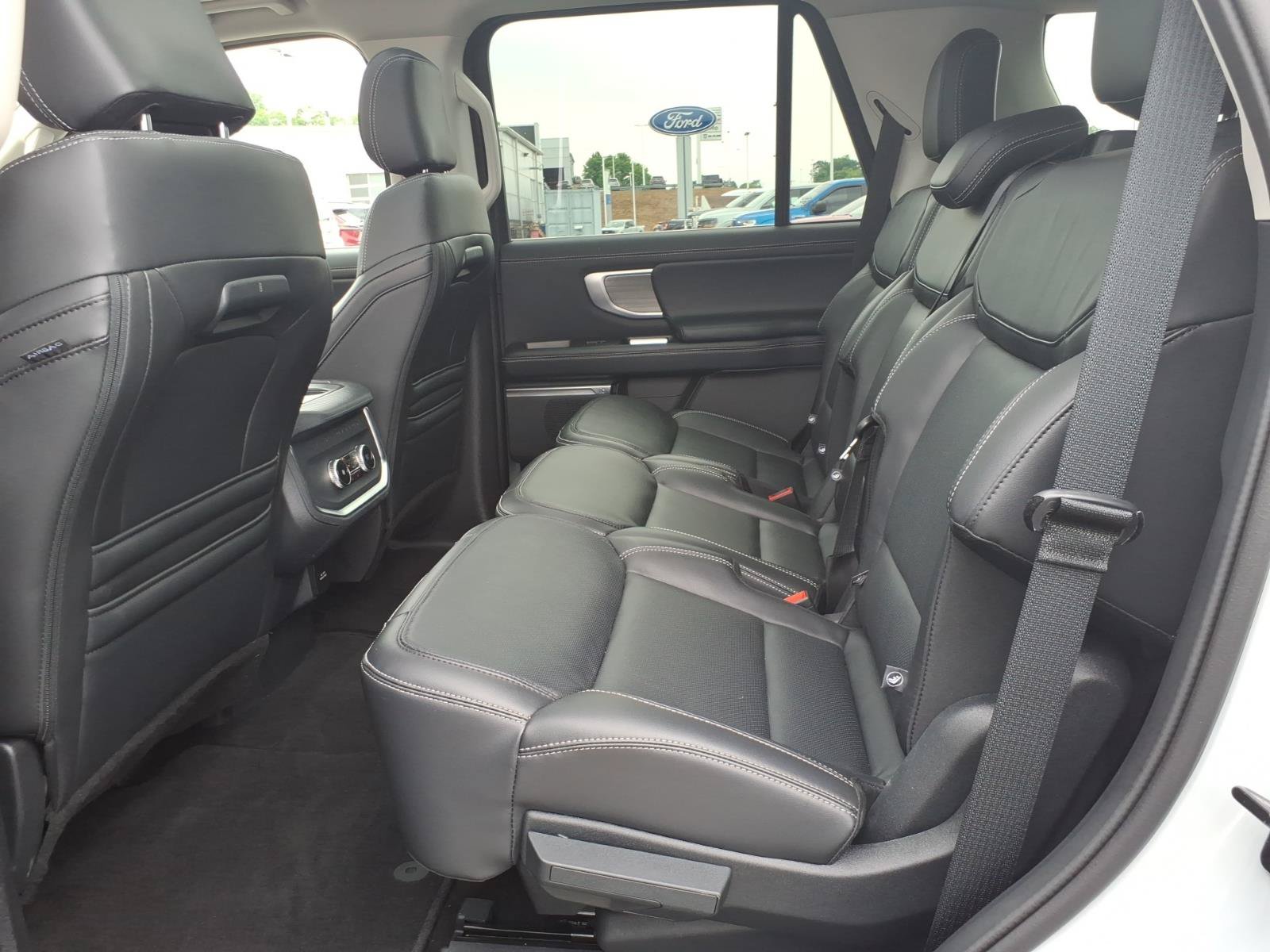 Certified 2025 Ford Expedition Platinum AWD/4WD image 9