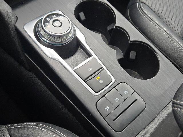 Certified 2022 Ford Escape Titanium w/ Class II Trailer Tow Package image 25