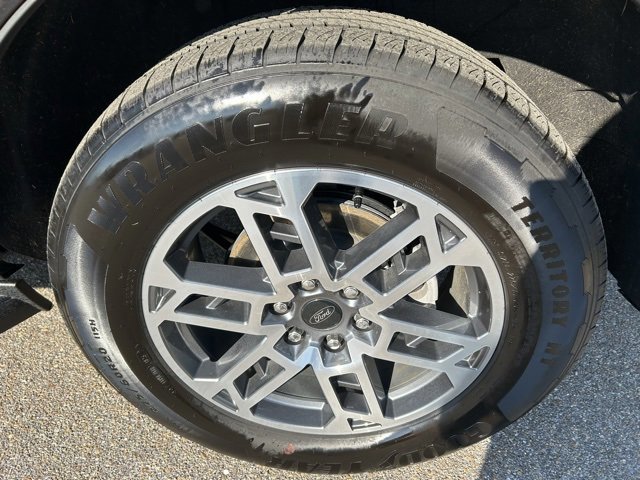 Certified 2025 Ford Expedition Active image 11