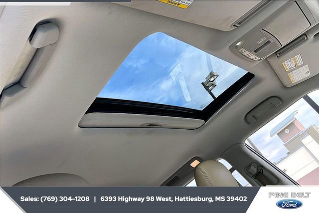 Used 2022 Nissan Armada SL image 16