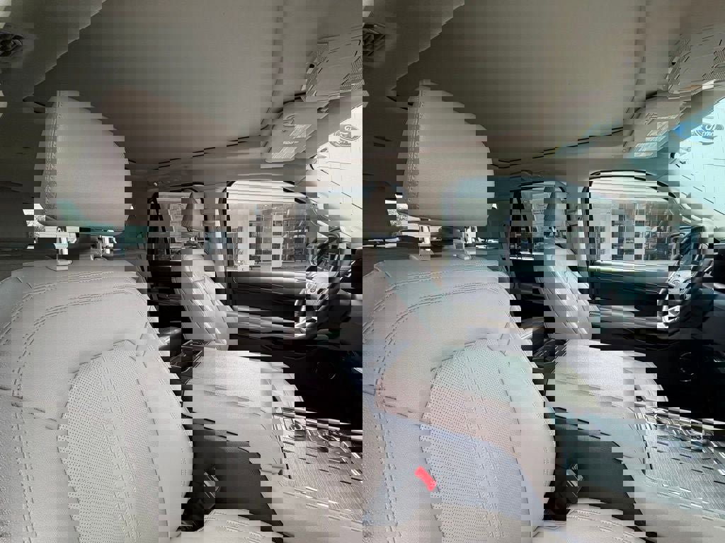 Certified 2024 Ford Expedition Limited image 21