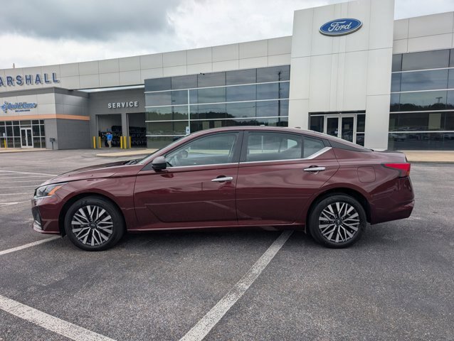 Used 2025 Nissan Altima 2.5 SV AWD/4WD image 2