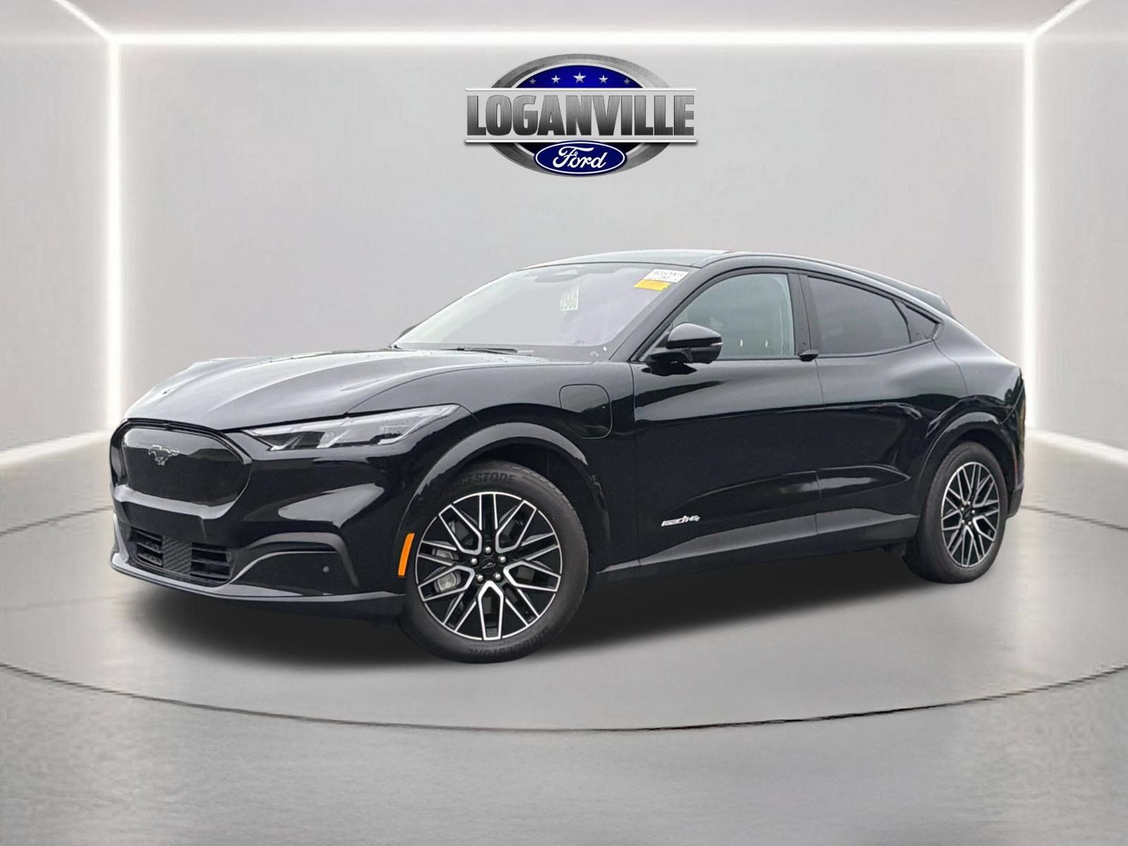 Certified 2025 Ford Mustang Mach-E Premium AWD/4WD image 1