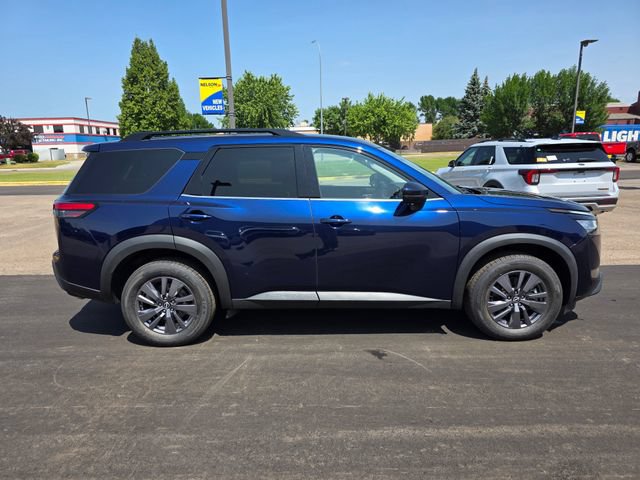 Used 2022 Nissan Pathfinder SV AWD/4WD image 7