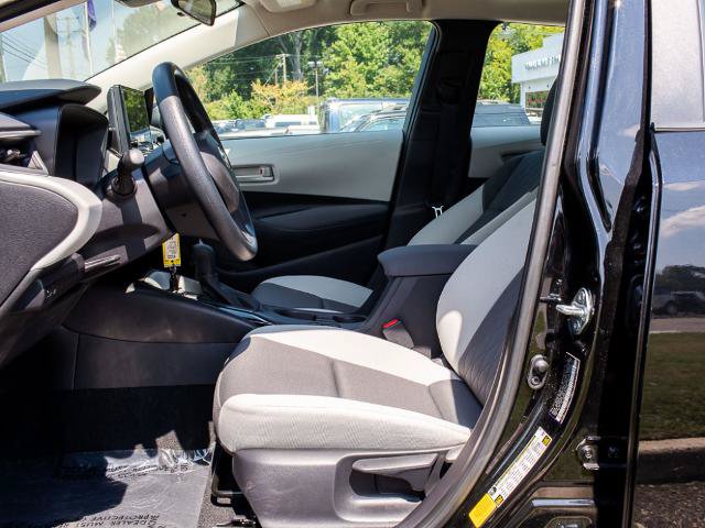 Used 2025 Toyota Corolla LE FWD image 17