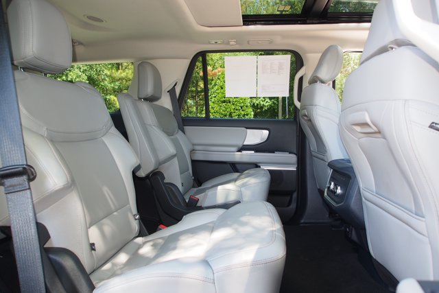 Certified 2025 Ford Expedition Active AWD/4WD image 14