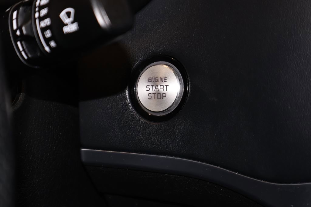 Used 2018 Kia Stinger GT1 AWD/4WD image 29