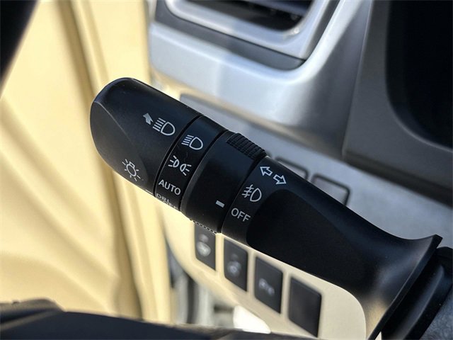 Used 2017 Toyota Highlander Limited image 41