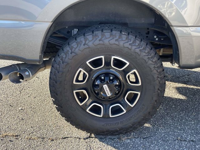 Certified 2026 Ford F350 Platinum w/ FX4 Off-Road Package AWD/4WD image 9