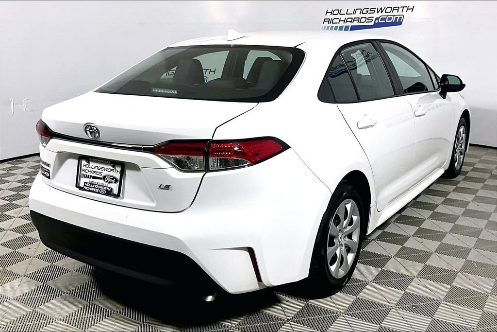 Used 2026 Toyota Corolla LE FWD image 9