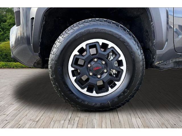 Used 2025 Toyota Tacoma TRD Off-Road AWD/4WD image 28