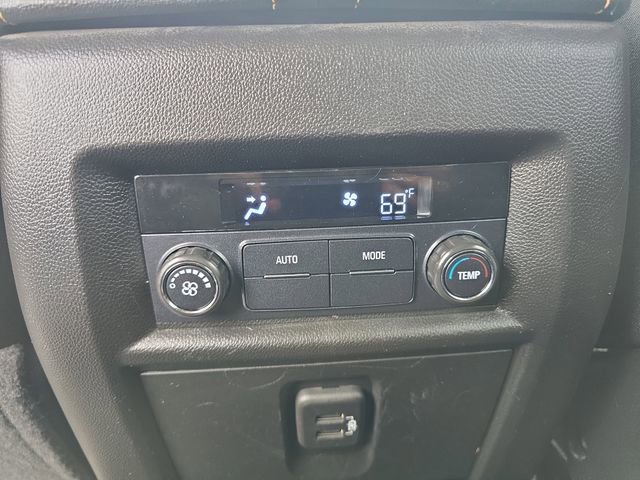 Used 2019 Chevrolet Traverse LT FWD image 29