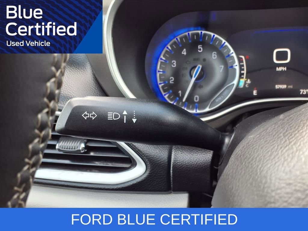 Used 2024 Chrysler Pacifica Touring-L image 18