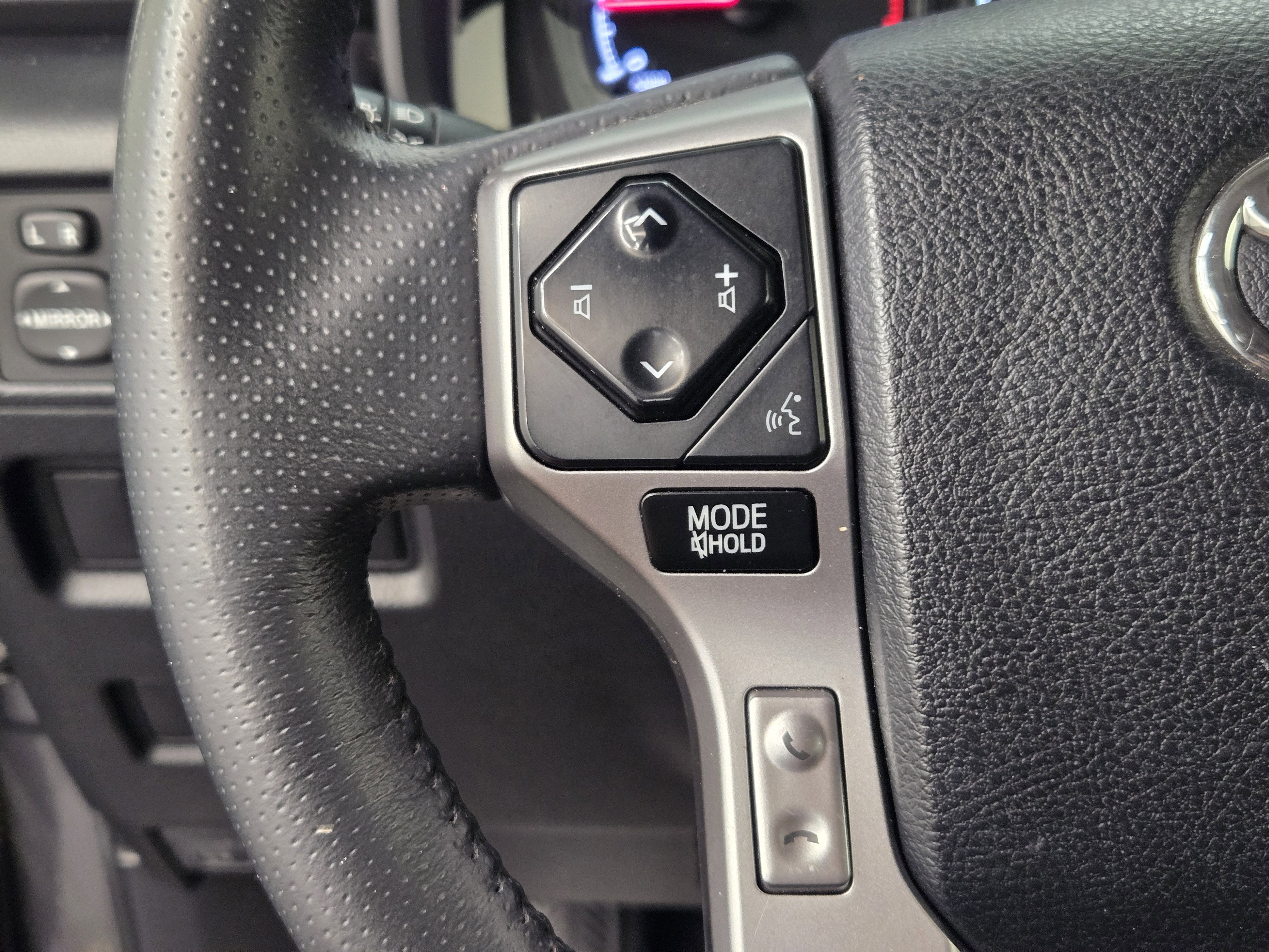 Used 2022 Toyota 4Runner SR5 Premium w/ Moonroof Package AWD/4WD image 30