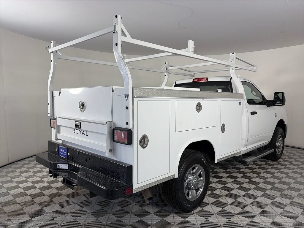 Used 2024 RAM 3500 Tradesman w/ Chrome Appearance Group AWD/4WD image 7