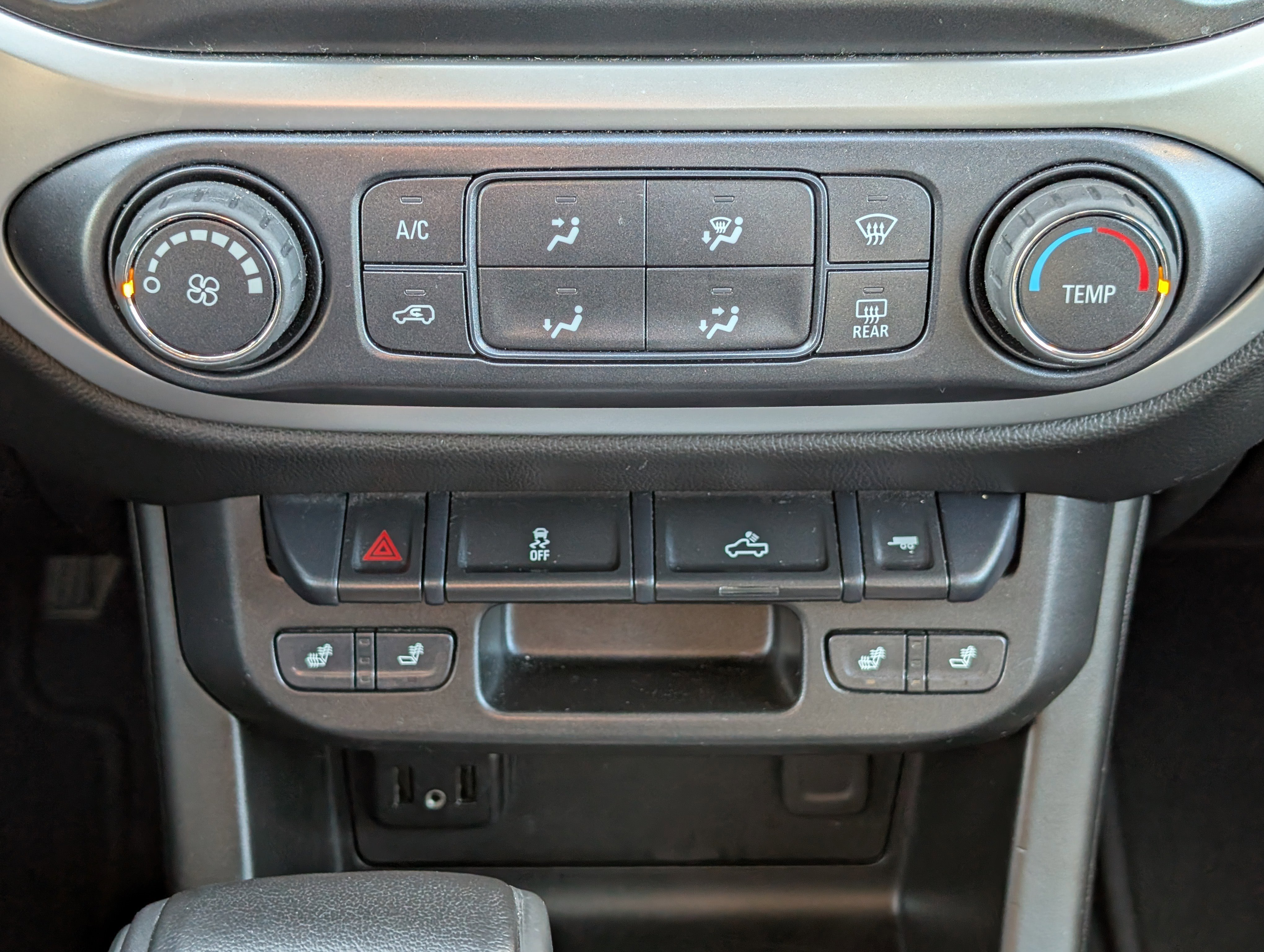 Used 2021 Chevrolet Colorado LT w/ LT Convenience Package image 24