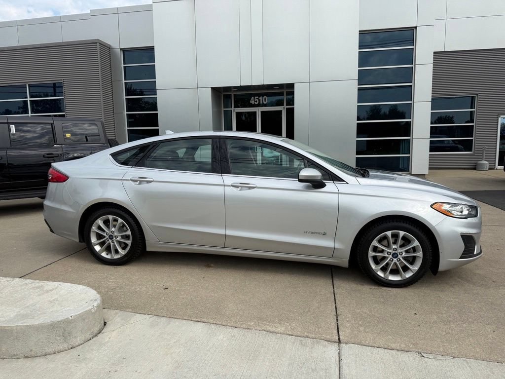 Certified 2019 Ford Fusion SE FWD image 12