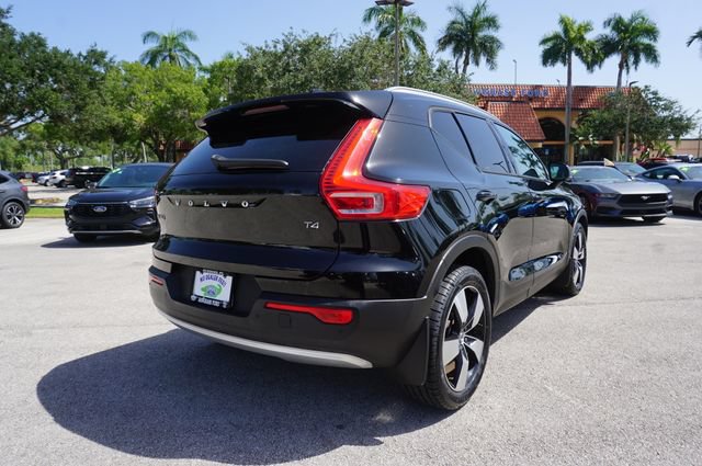Used 2021 Volvo XC40 T4 Momentum w/ Protection Package Premier FWD image 7