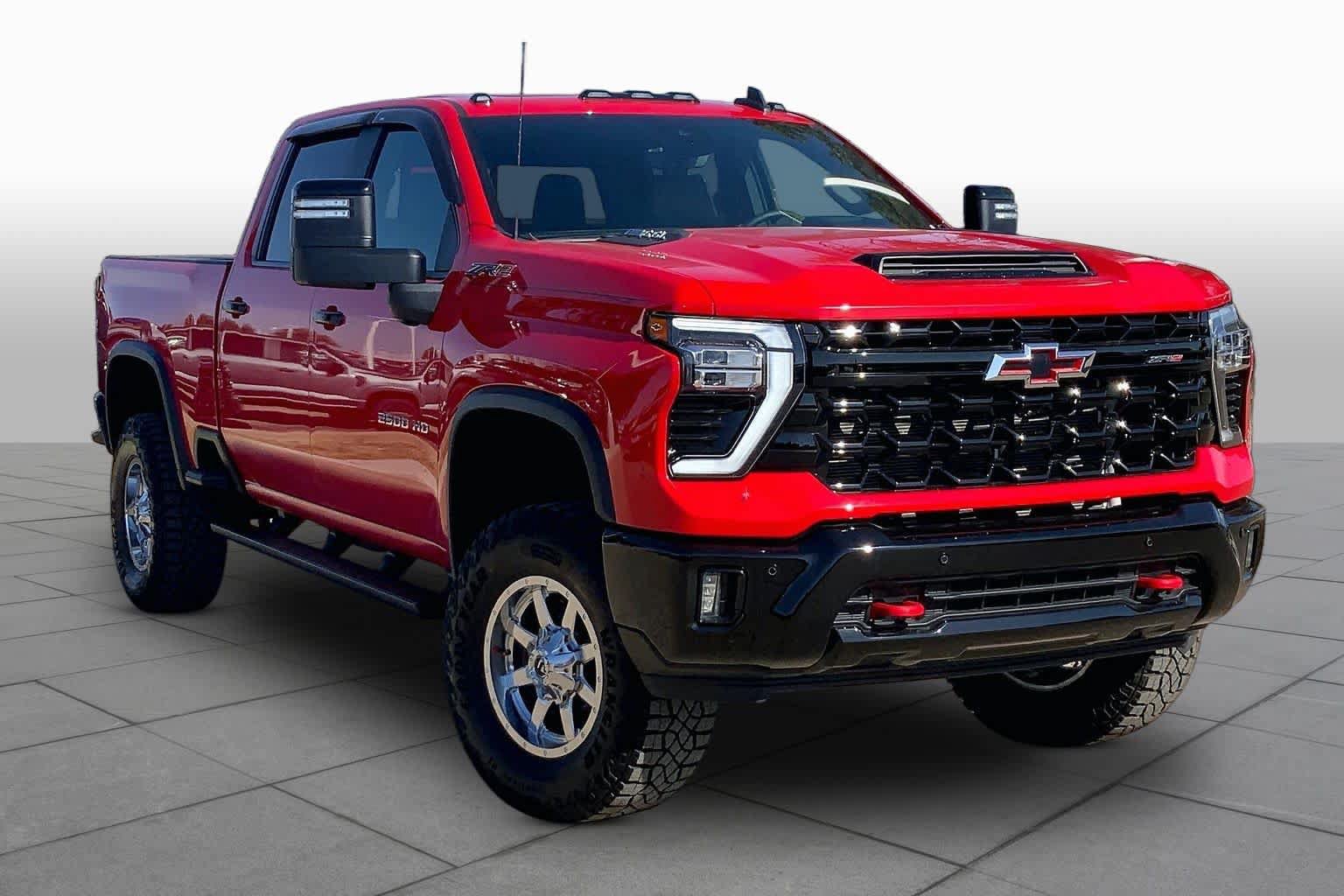 Used 2025 Chevrolet Silverado 2500 ZR2 w/ Technology Package AWD/4WD image 3