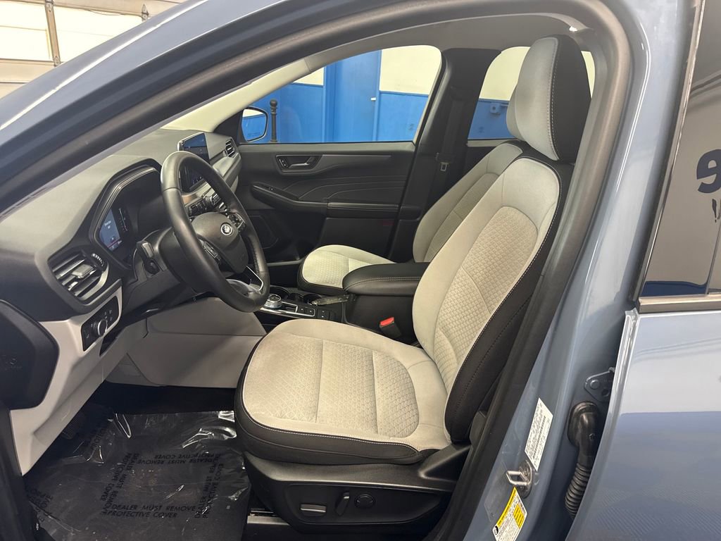 Certified 2023 Ford Escape Active AWD/4WD image 14