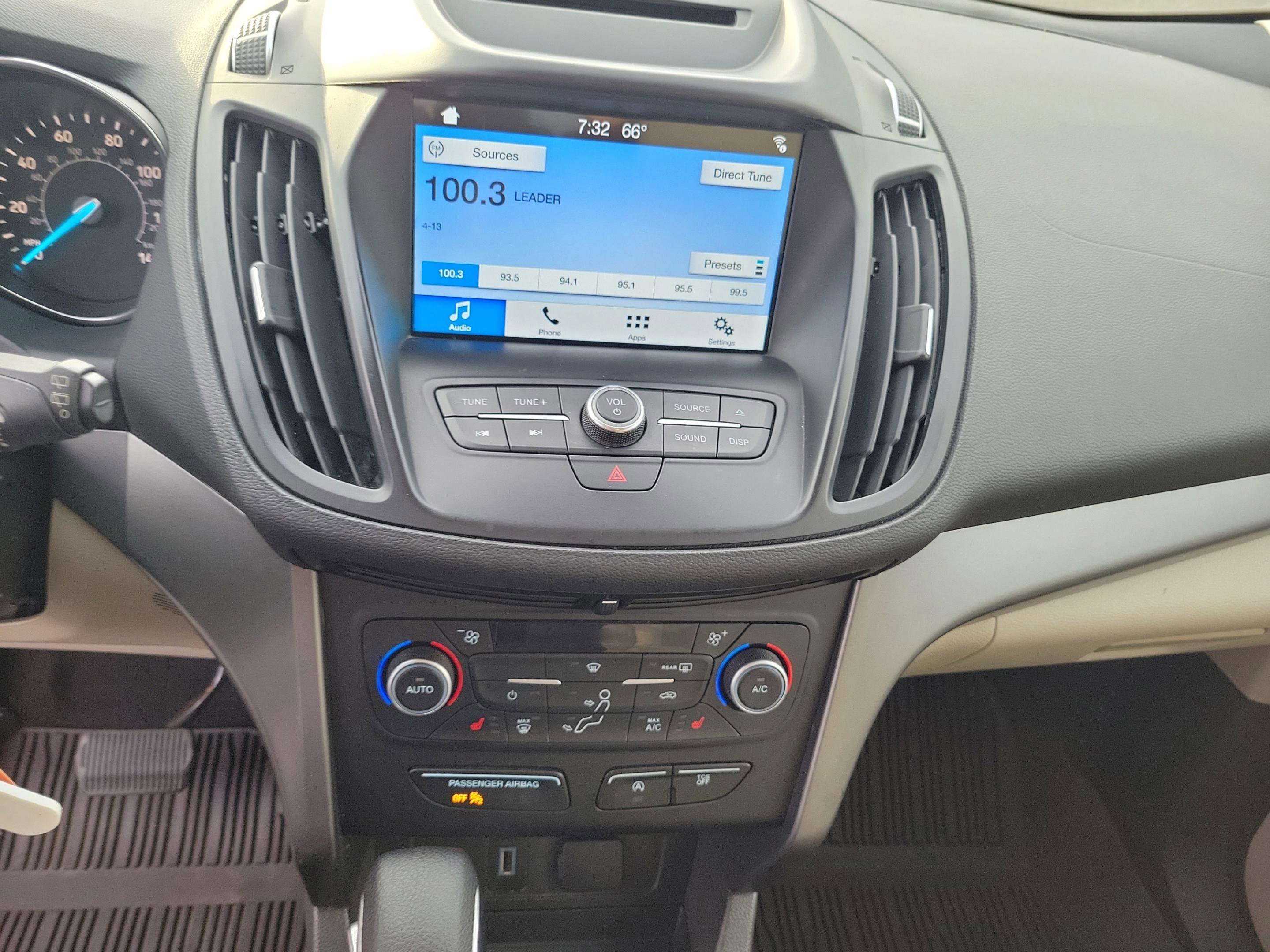 Certified 2018 Ford Escape SE w/ SE Sync 3 Package AWD/4WD image 26