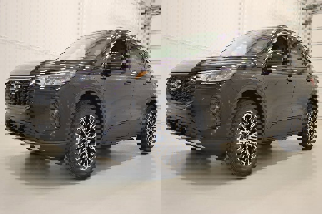 Certified 2024 Ford Escape SE image 2