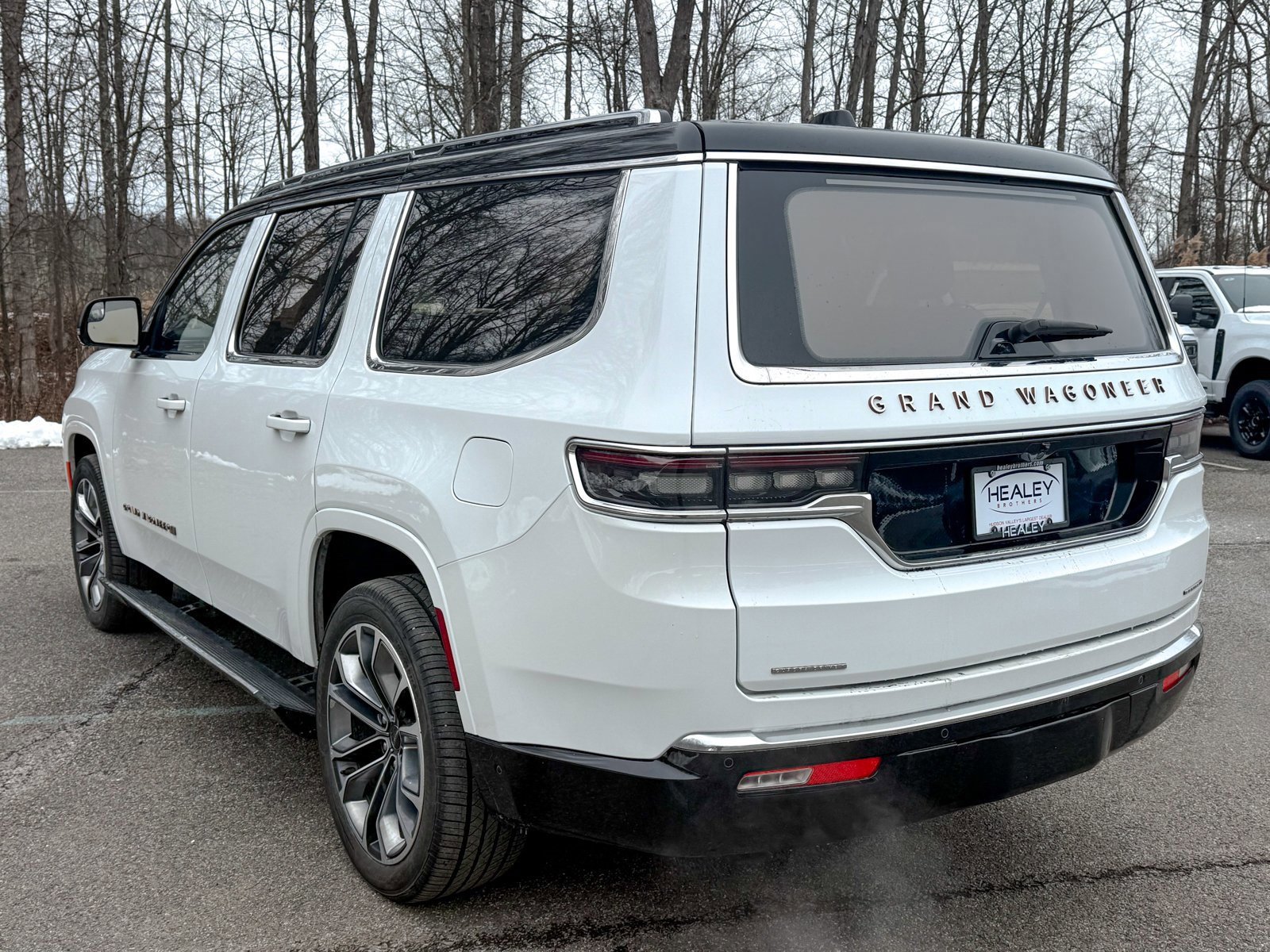 Used 2023 Jeep Grand Wagoneer Series III image 5