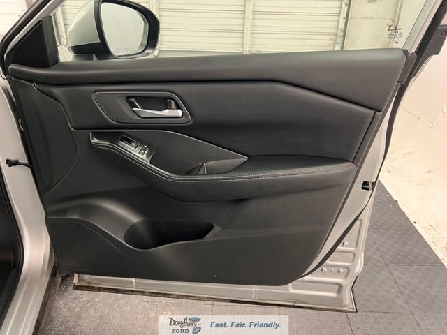 Used 2025 Nissan Rogue SV FWD image 37