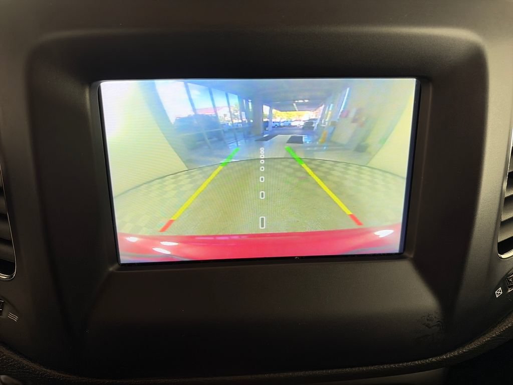 Used 2021 Jeep Compass Latitude FWD image 19