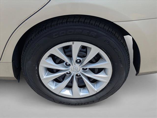 Used 2017 Toyota Camry LE FWD image 22