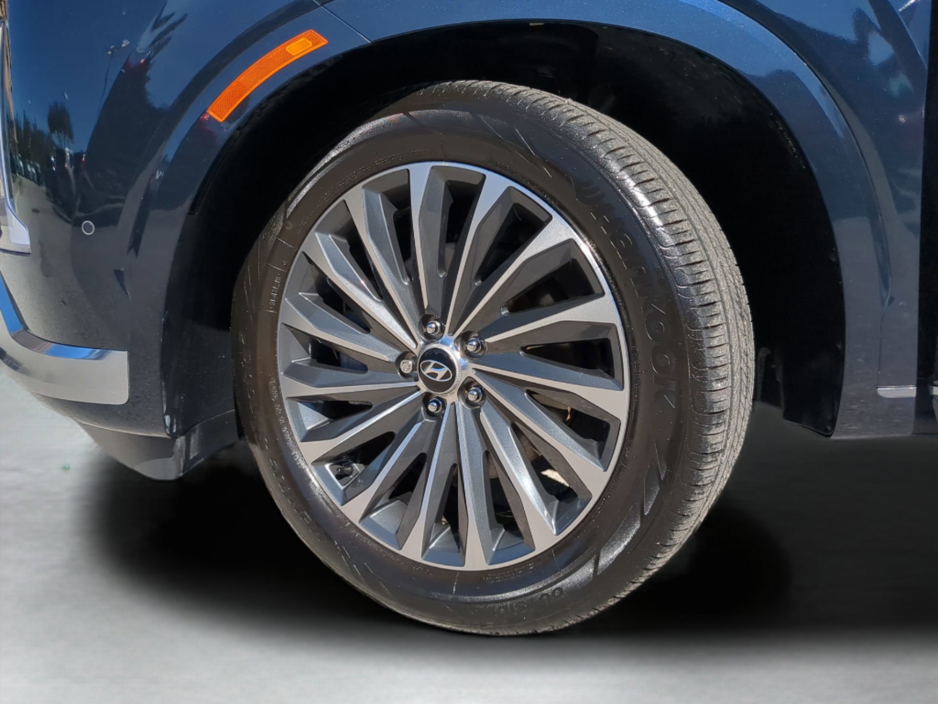 Used 2024 Hyundai Palisade Calligraphy image 65