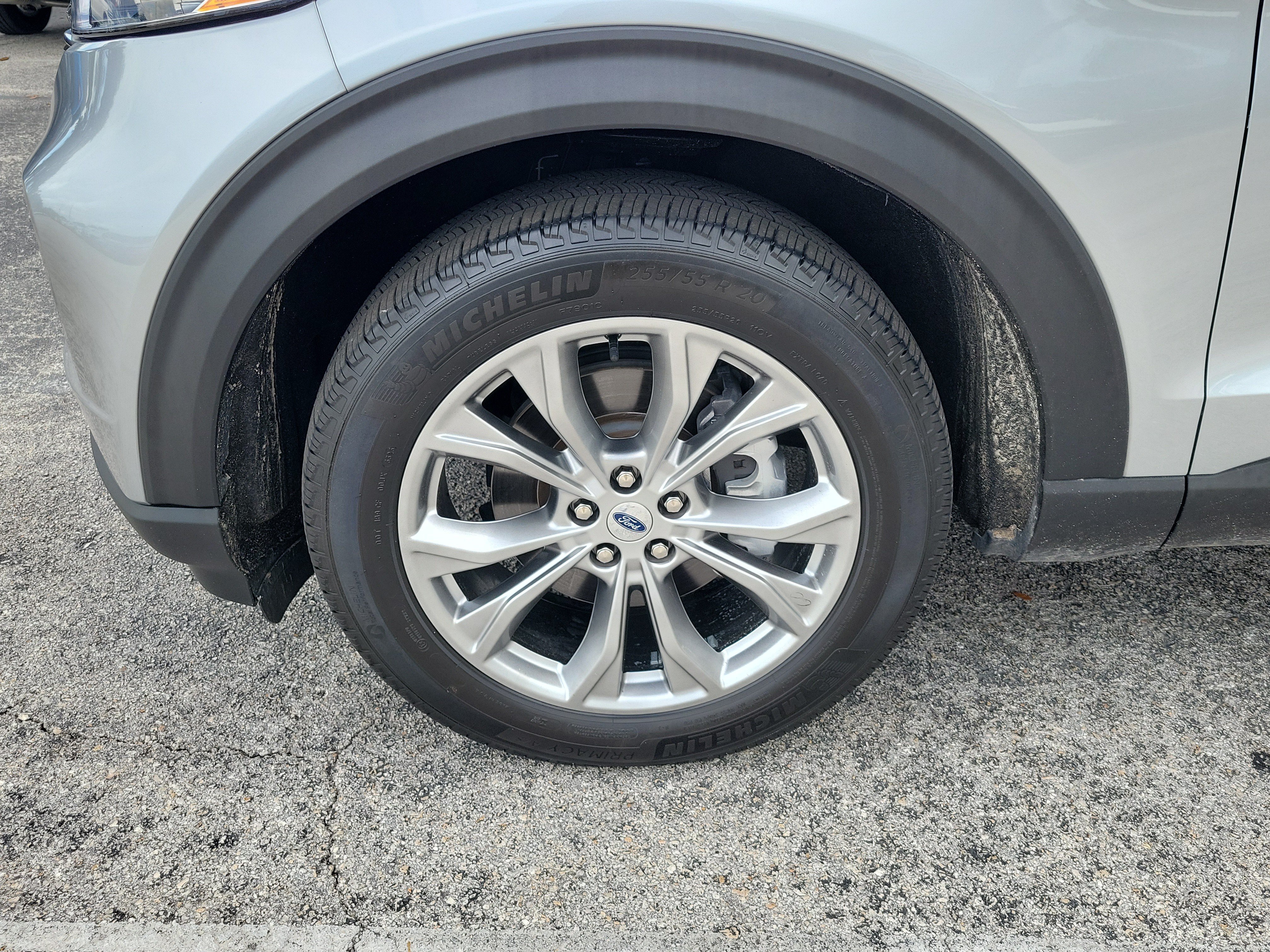 Certified 2023 Ford Explorer XLT w/ Equipment Group 202A RWD image 5