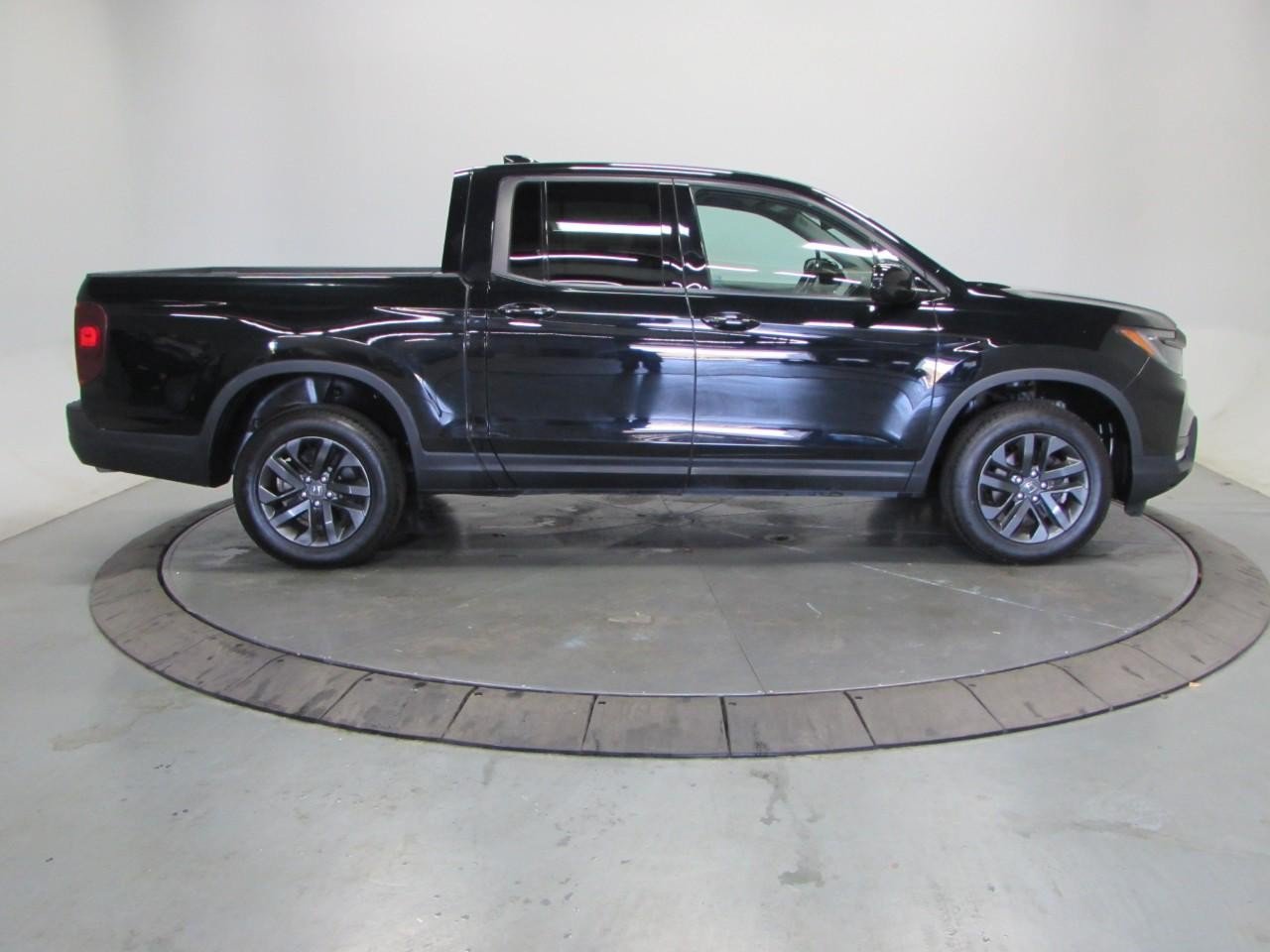 Used 2024 Honda Ridgeline Sport image 8