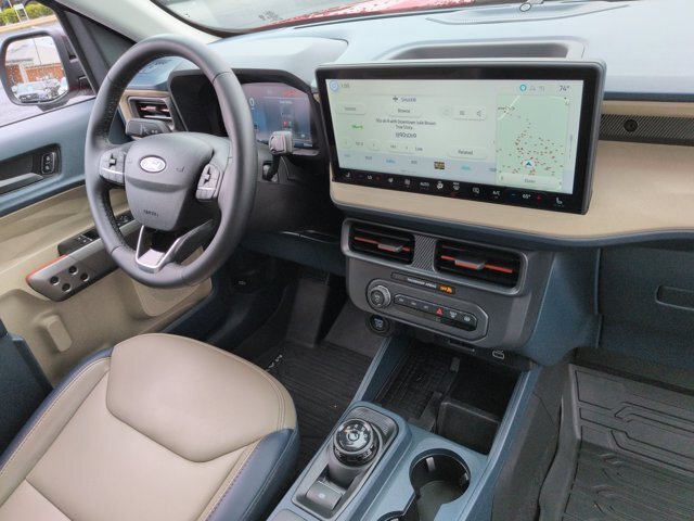 Certified 2025 Ford Maverick Lariat w/ 4K Tow Package AWD/4WD image 36