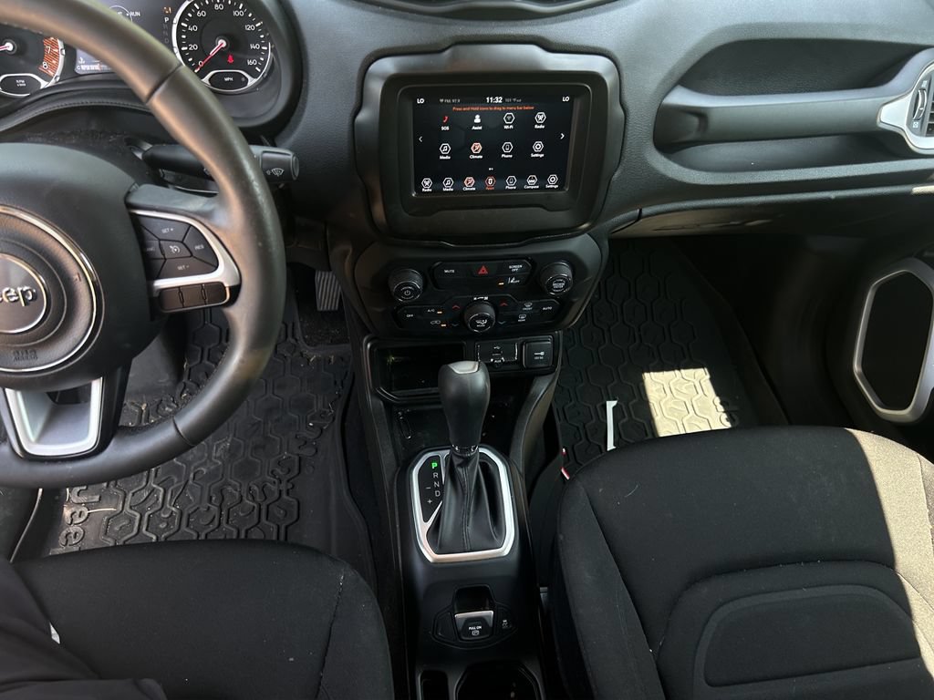 Used 2021 Jeep Renegade Latitude FWD image 27