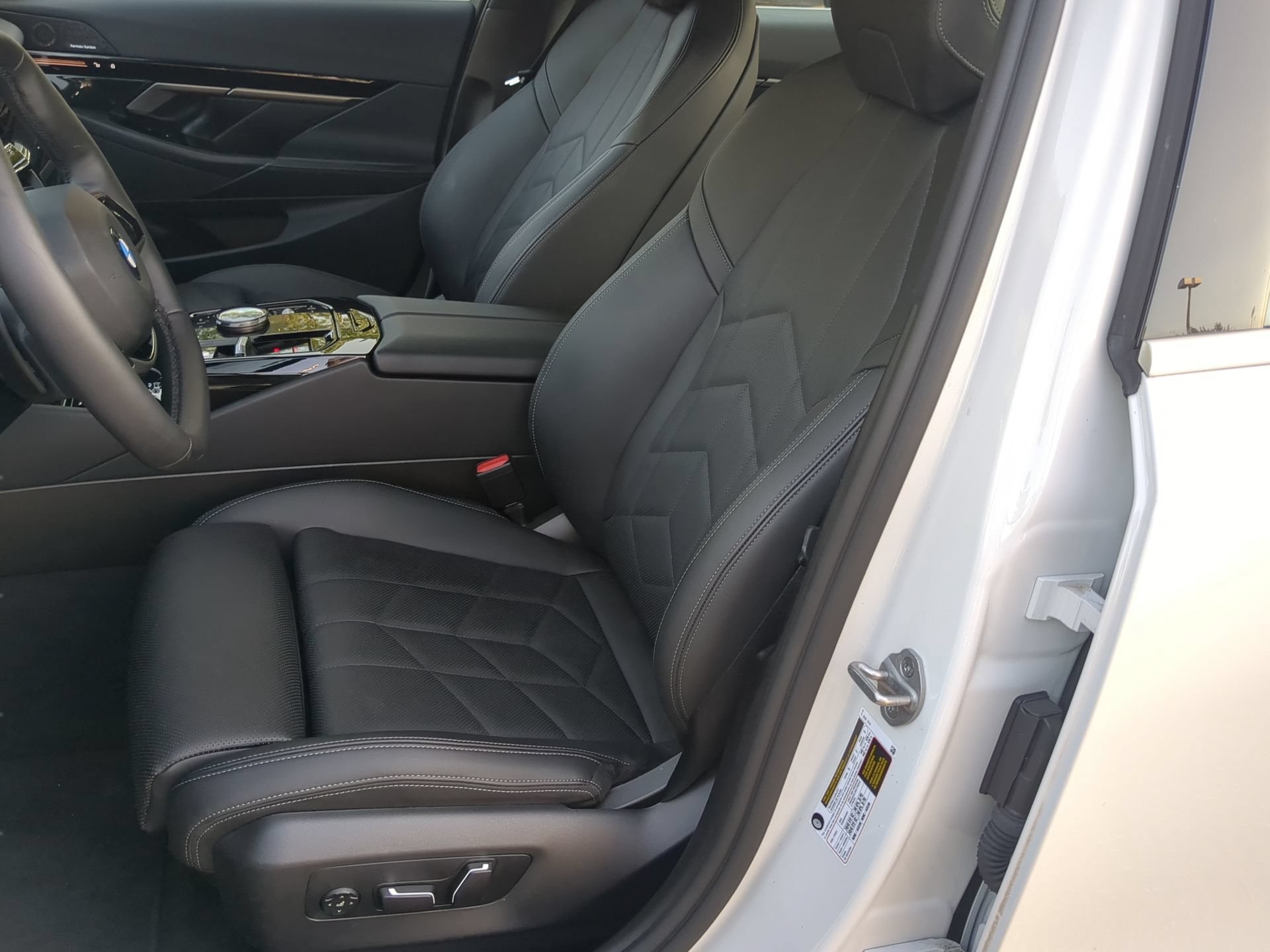 Used 2026 BMW 530i RWD image 57