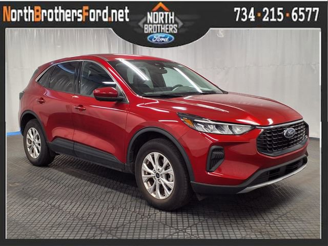 Certified 2023 Ford Escape Active w/ Tech Pack #2 AWD/4WD image 1