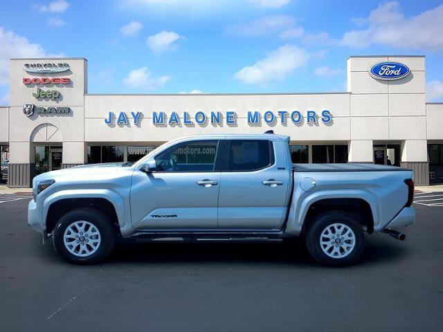 Used 2025 Toyota Tacoma SR5 AWD/4WD image 6