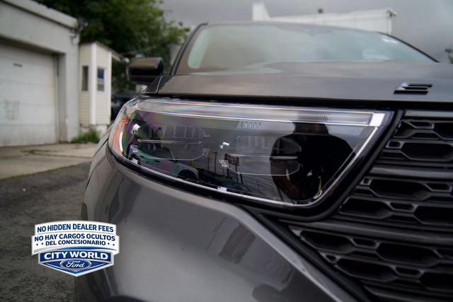 Certified 2024 Ford Explorer XLT w/ Equipment Group 202A AWD/4WD image 6
