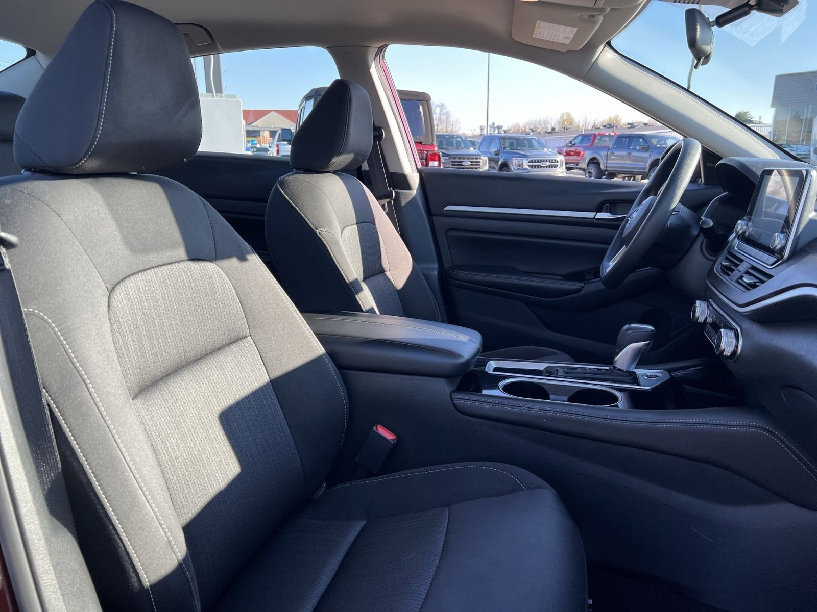 Used 2023 Nissan Altima 2.5 SV FWD image 25