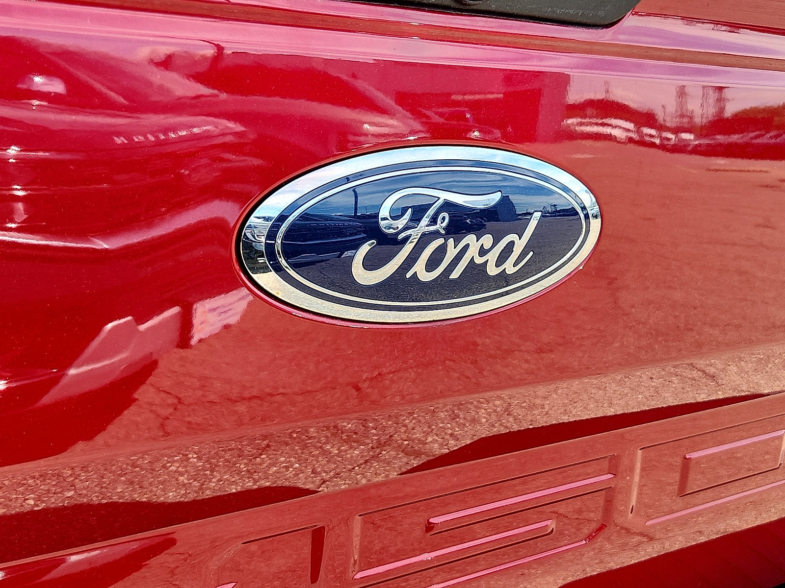 Certified 2018 Ford F150 XLT w/ Equipment Group 302A Luxury AWD/4WD image 28